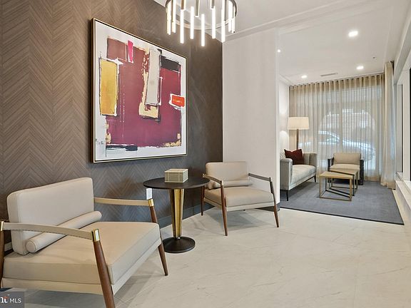 4th image of 635 Slaters Ln Suite 210