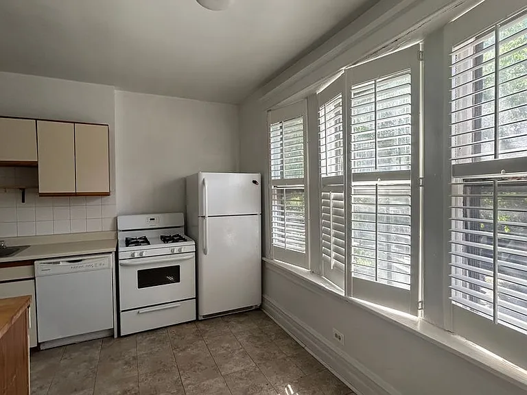 4157 N Damen Ave #2 — Photo 7