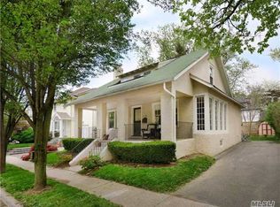 15 Park Ave, Port Washington, NY 11050