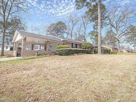 3rd image of 301 Darbonne Dr