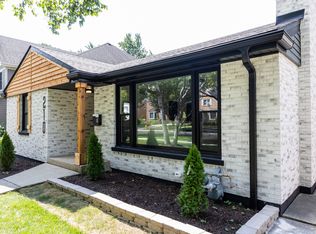 210 S Wa Pella Ave, Mount Prospect, IL 60056