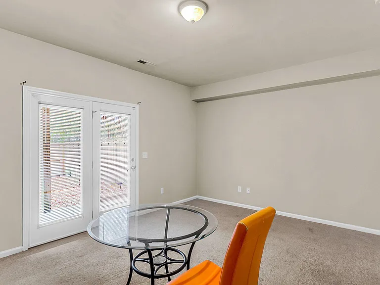 4668 Palm View Cir — Photo 6