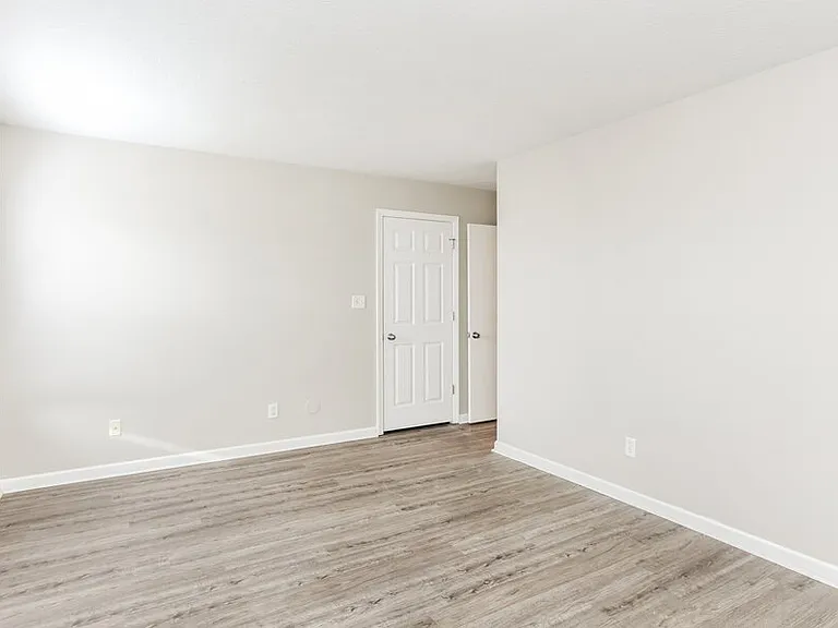 1277 Silver Ridge Ln — Photo 9