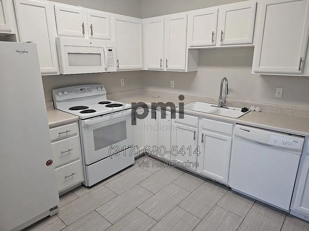 3 bed, 2.0 bath, 1438 sqft, $1,386 — Photo 3