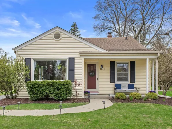 8045 North Whitney ROAD, Fox Point, WI 53217