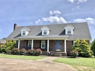 405 Robins St, Lawrenceburg, TN 38464