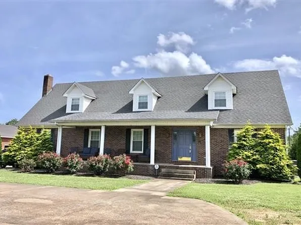 405 Robins St, Lawrenceburg, TN 38464