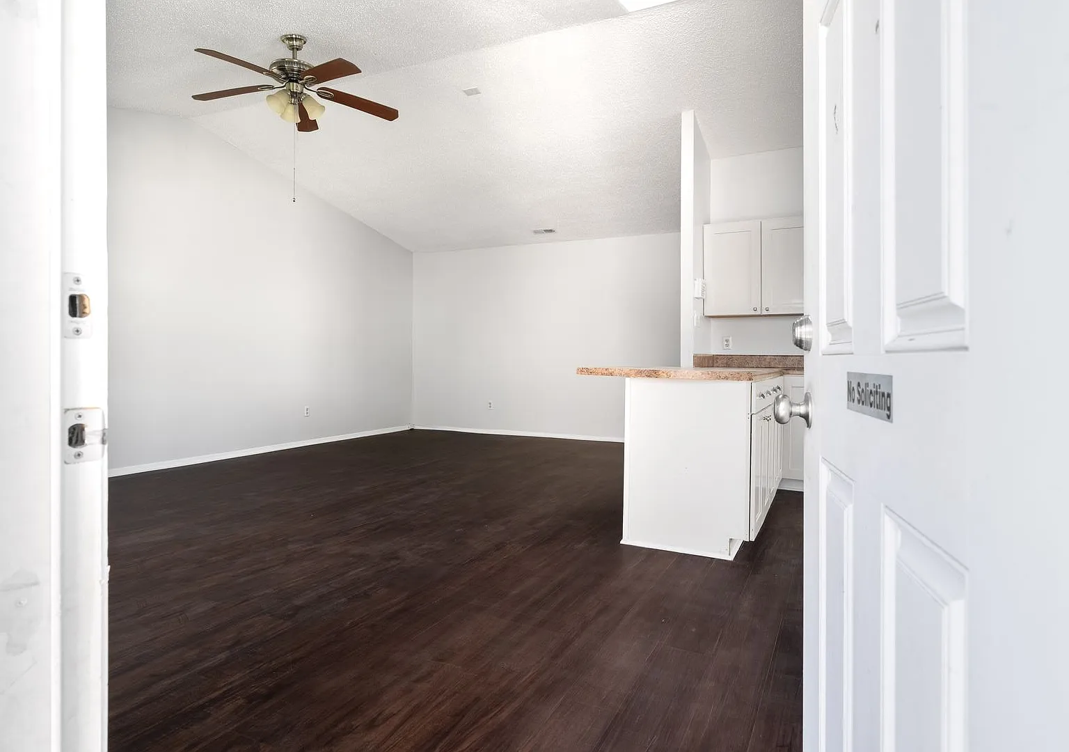 Renovated Ranch!! — Photo 3