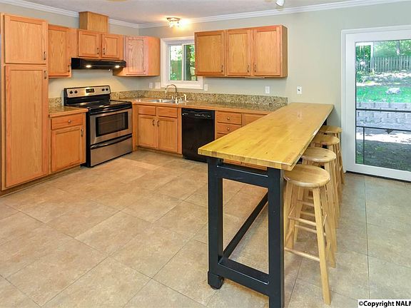 4th image of 602 Mountain Gap Dr SE