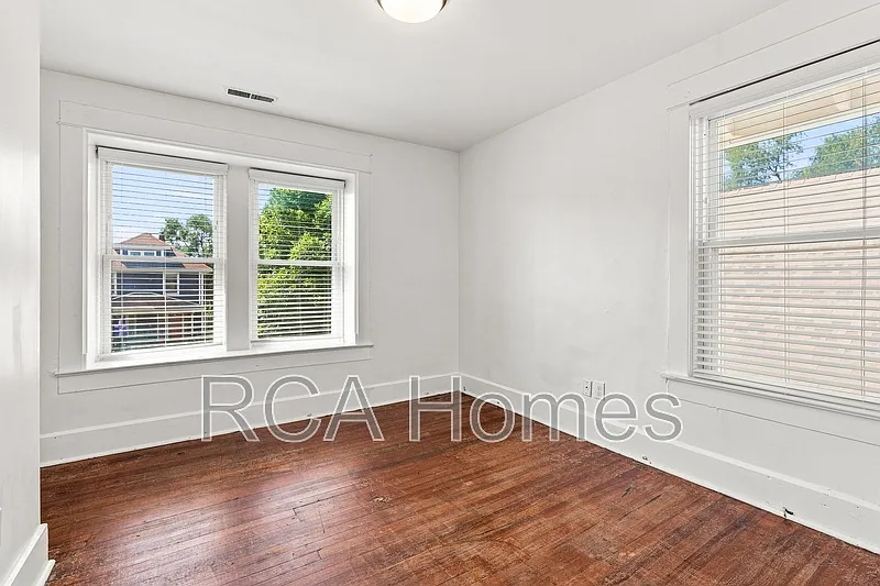 2 bed, 1.0 bath, $1,295 — Photo 3