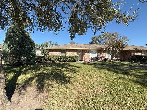 3rd image of 17129 Blackhawk Blvd