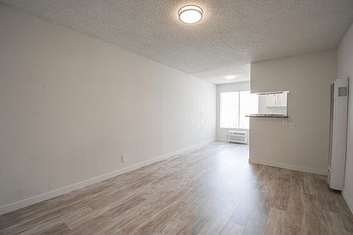 3rd image of 11434 Calvert St APT 27