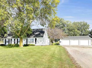 211 S Vandenberg Rd, Green Bay, WI 54311