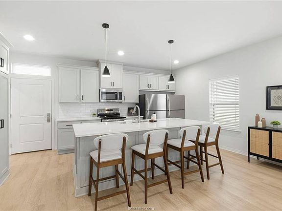 3rd image of 307B Sterling Dr