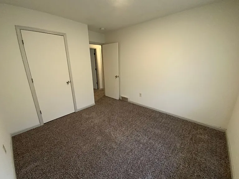 1630 W Amos Dr — Photo 15