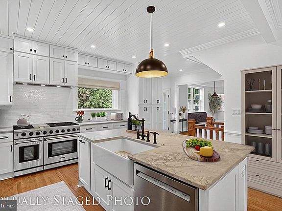 3rd image of 812 Fulton Ave