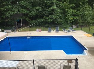 8 Colonial Dr, Amesbury, MA 01860