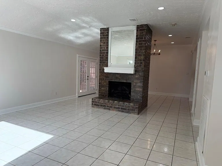 13043 Bacard Ln — Photo 3