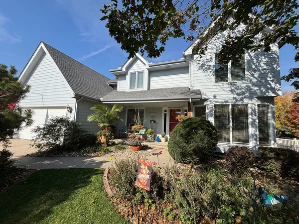12610 Eagle Run Dr, Omaha, NE 68164