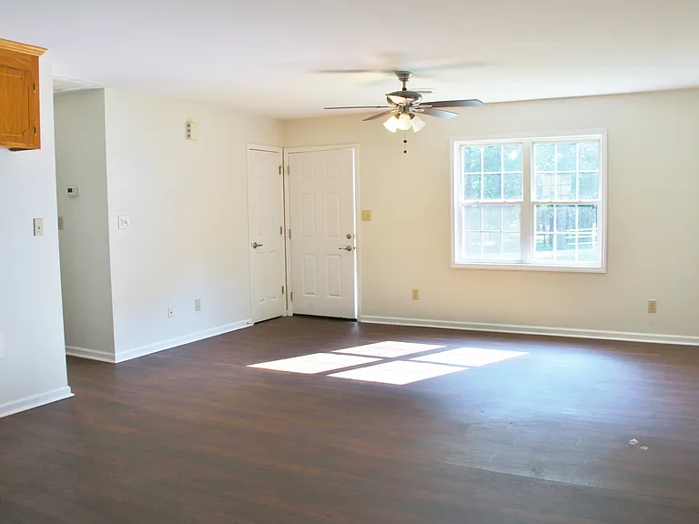 2538 Lewis Dr — Photo 4