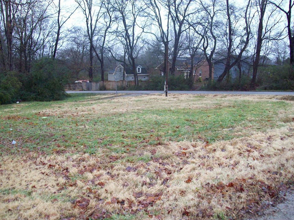 2nd image of 900 E Valley Dr