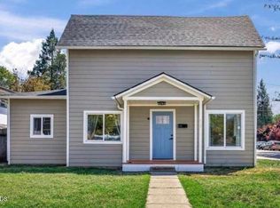 425 SW Burgess St, Grants Pass, OR 97526