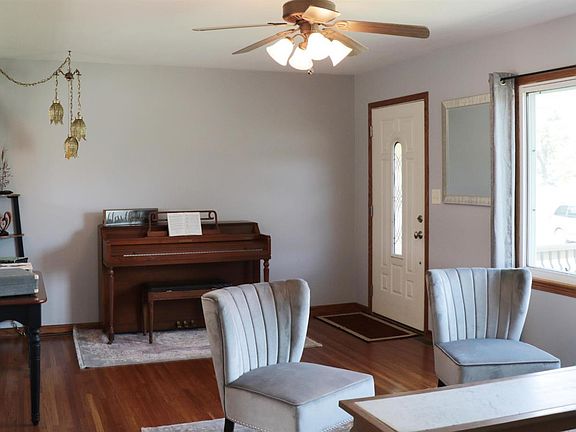 3rd image of 2154 Roach St