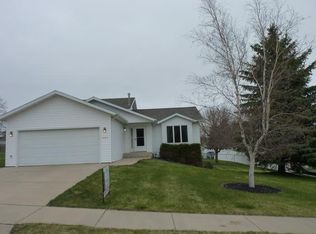928 Alberta Ave, Bismarck, ND 58503