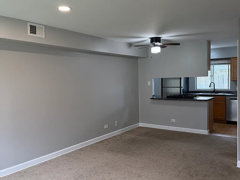 6053 Kit Carson Dr — Photo 2