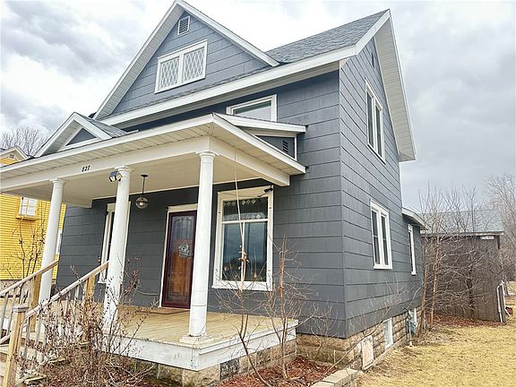 3rd image of 827 Broadway Street