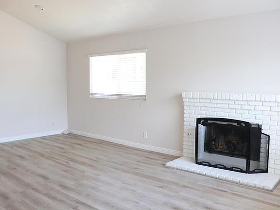 5th image of 4947 Downing Ave