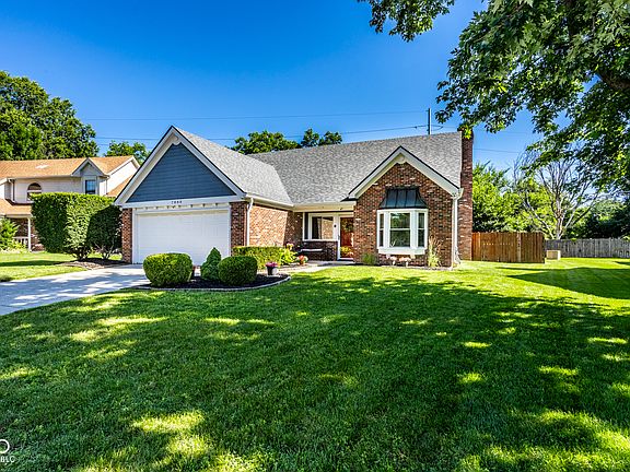 2nd image of 7880 Stonebranch North Dr