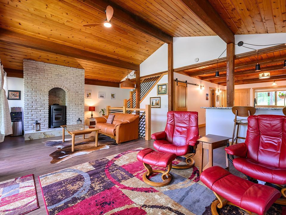 1st image of 346 Crystal Lakes Dr