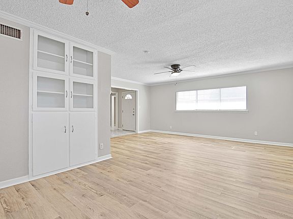 5th image of 4310 42nd St