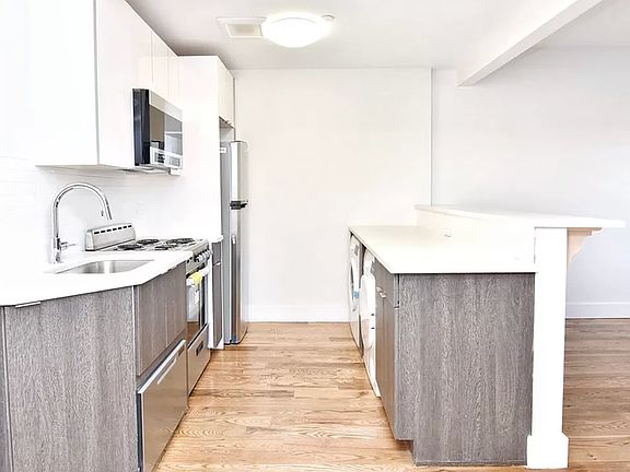 3rd image of 10 W 132nd St #6B