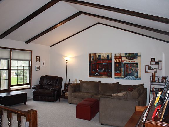Great RM- Cathedral Ceiling