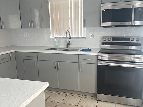 3rd image of 576 NW 2nd St
