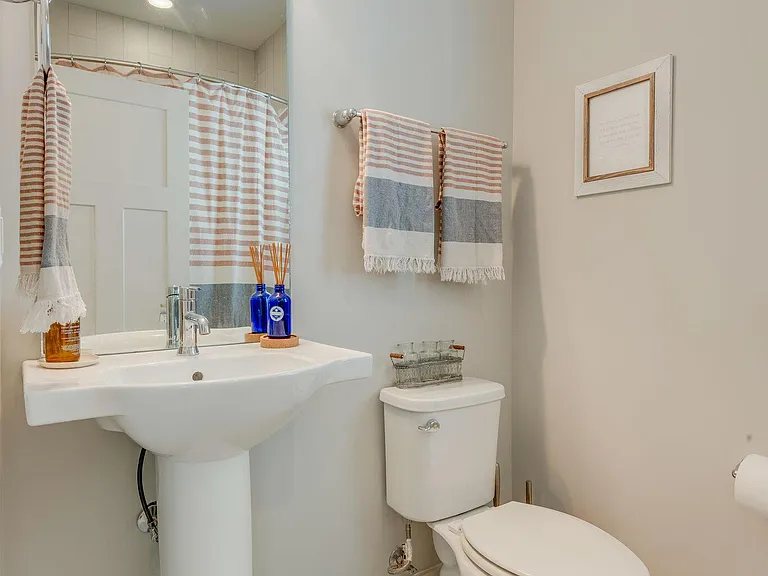 710 Buchanan St #8 — Photo 10