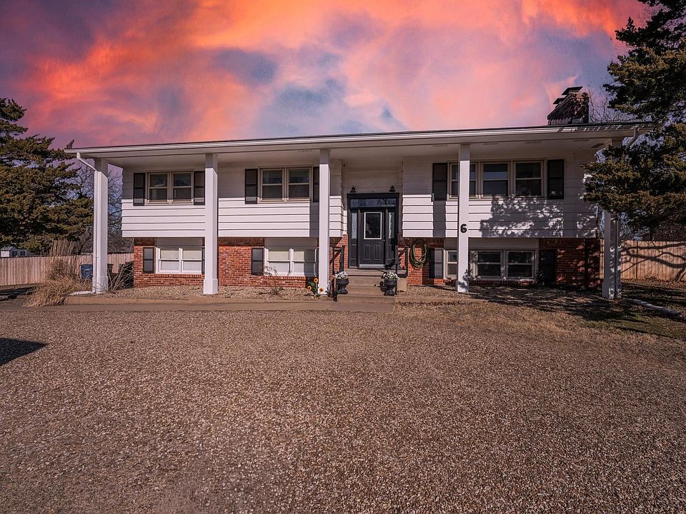 1st image of 6 Lakeside Dr