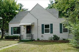 2nd image of 77 W Meadowlawn Ave