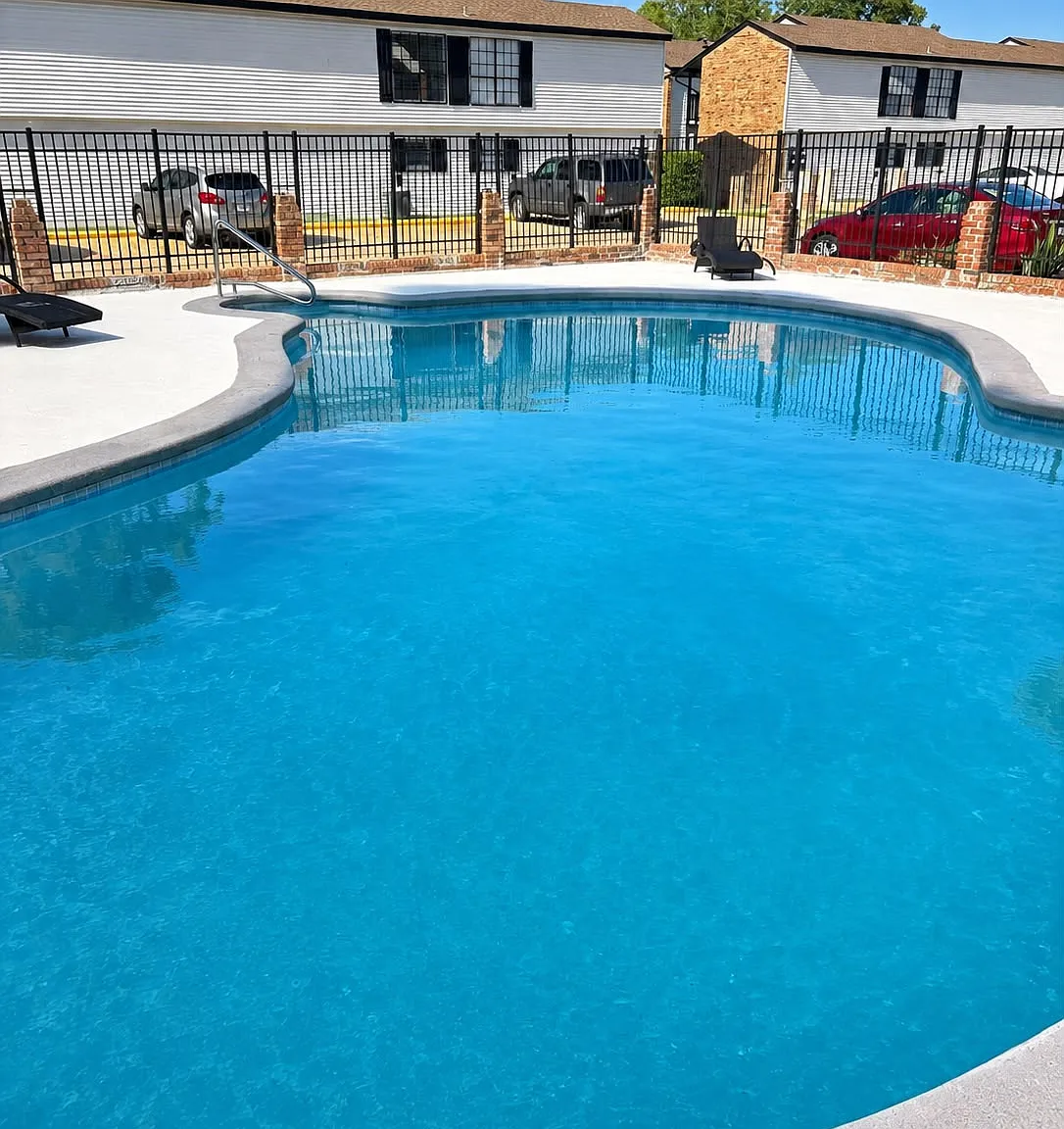 Crestwood Apartments — Photo 4