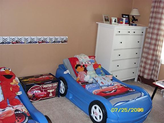 2nd bedroom