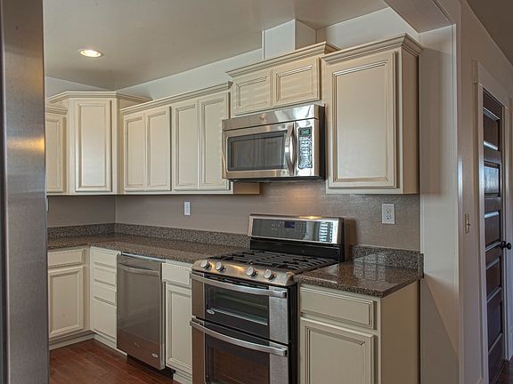5th image of 1108 E Marine View Dr