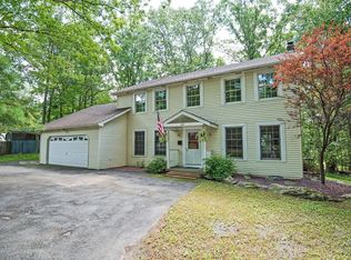 444 Fish Hill Rd, Tannersville, PA 18372
