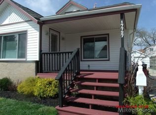 17727 Tennyson St, Roseville, MI 48066