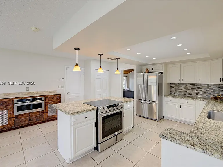 1300 NW 122nd Ave — Photo 13