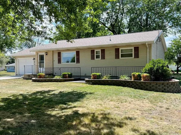 1016 1st St SW, Clarion, IA 50525