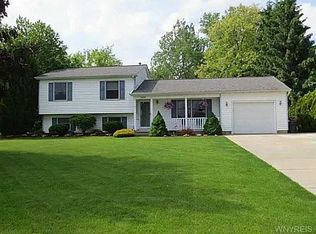 5658 Young Rd, Lockport, NY 14094