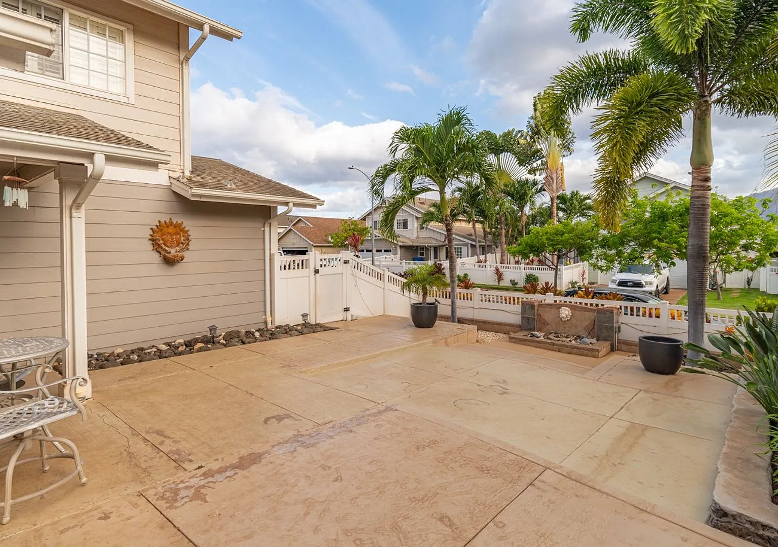 3br/2ba Home W/Enclosed Yard & Solar Panels! Pets Negotiable — Photo 4
