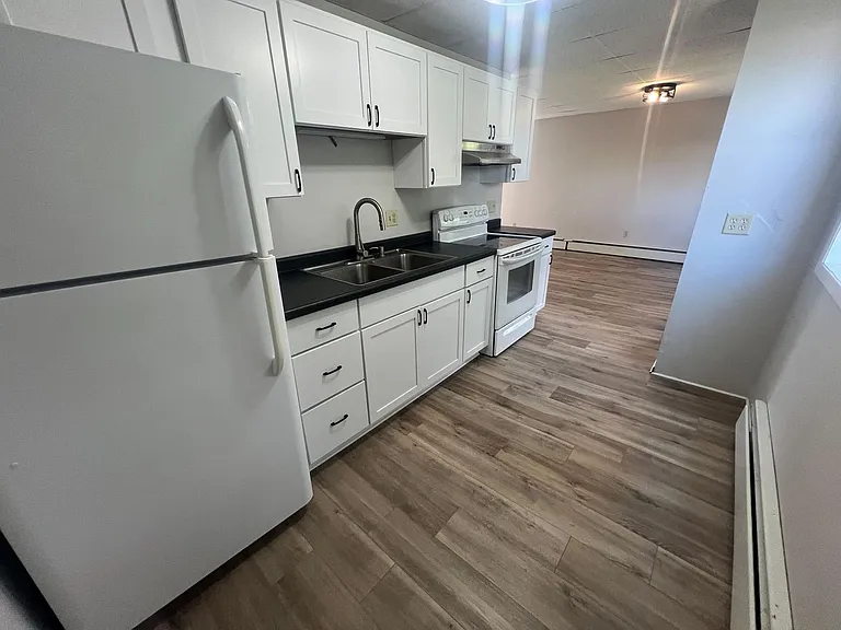 10729 Main St — Photo 10